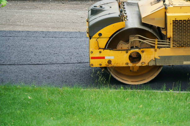 Best Driveway Snow Removal Preparation  in Milwaukee, WI